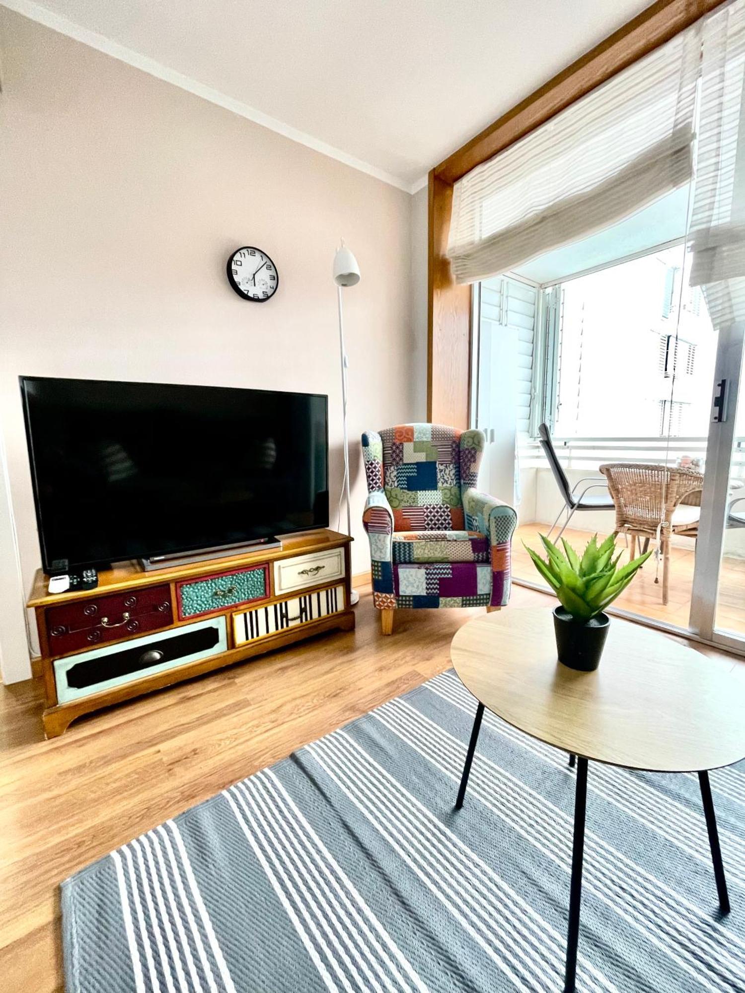 Seahomes Vacations, La Mer Bleue, Beach&Pool, Pk, Full Equipped In Fenals Beach 료렛 드 마르 외부 사진