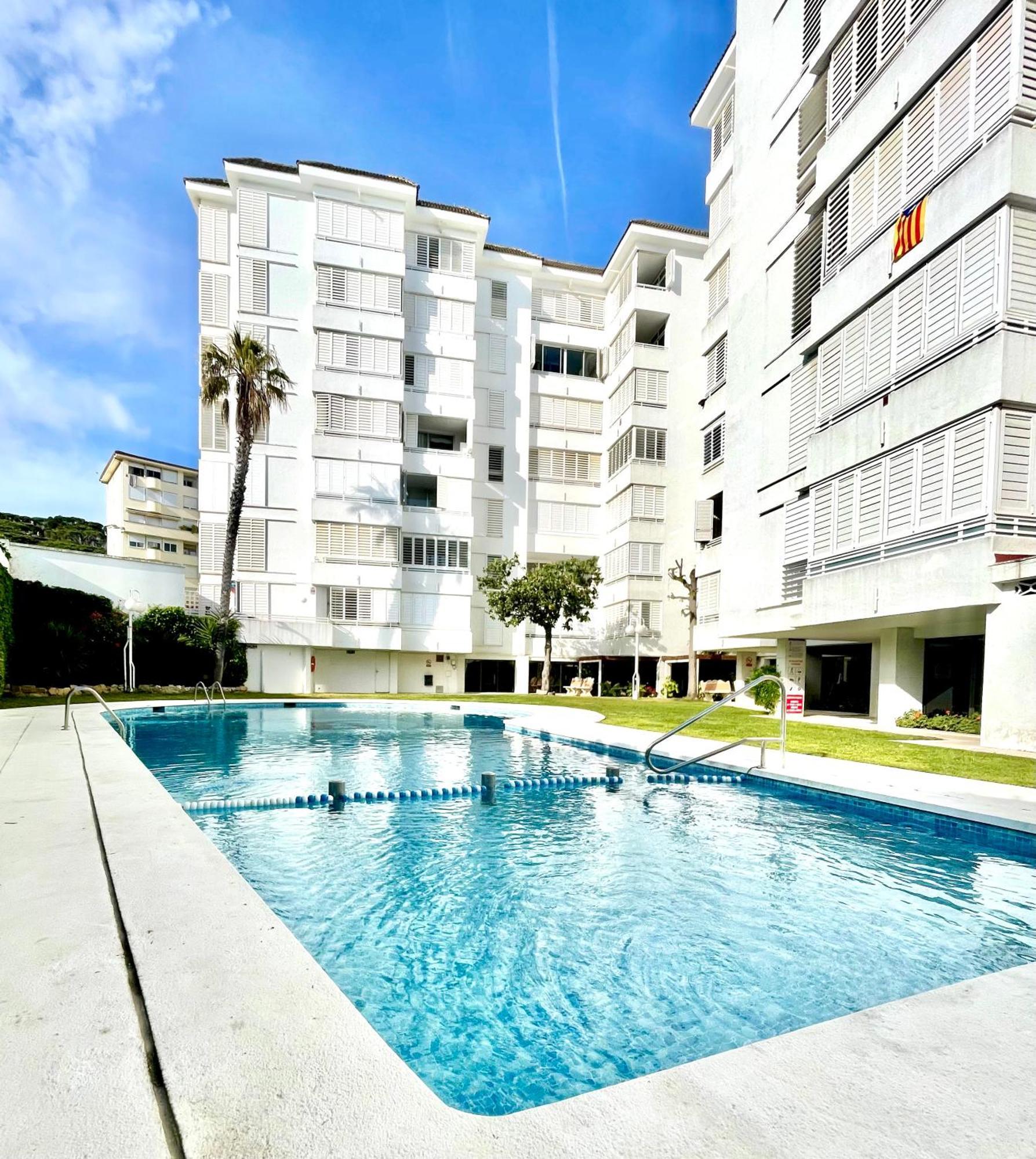 Seahomes Vacations, La Mer Bleue, Beach&Pool, Pk, Full Equipped In Fenals Beach 료렛 드 마르 외부 사진